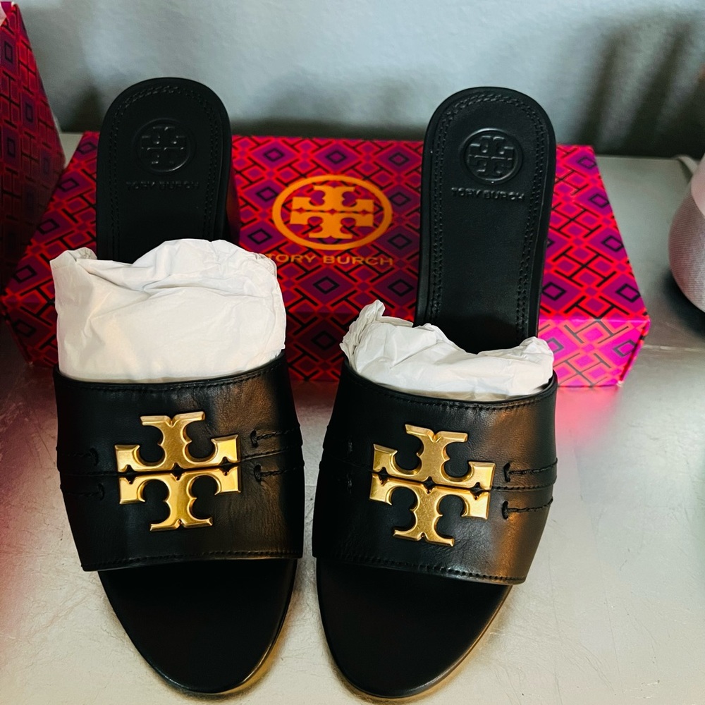 Tory Burch Everly 55mm sandal in size 7